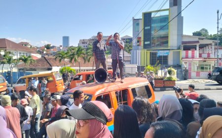 AMBLB Gelar Aksi Damai Tuntut Penyelesain Soal Lingkungan Terkait Reklamasi dan Banjir