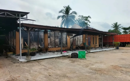 Disulut Emosi, Rumah Kepala Desa di Lampung Tengah ludes di Bakar Massa