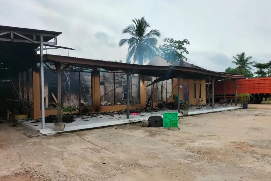 Disulut Emosi, Rumah Kepala Desa di Lampung Tengah ludes di Bakar Massa