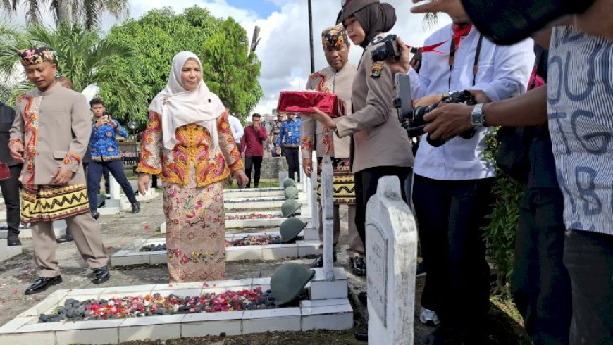 Peringati HUT Ke-343, Wali Kota Eva Dan Forkopimda Ziarah Ke Makam Pahlawan