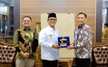 Bupati Ardito Bahas Pemerataan Listrik dengan PLN, Fokus Mataram Udik dan Way Terusan