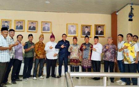 Presidium DOB Cukuh Bandakh Lima Serahkan Dokumen Usulan ke DPRD Tanggamus