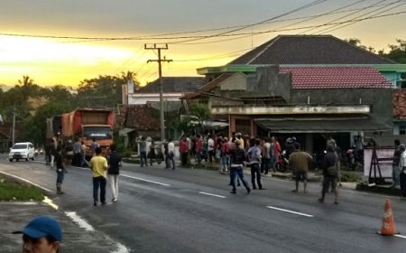 Pemuda Gunung Labuhan Bersatu Gelar Aksi Tolak Angkutan Batu Bara, Ancam Aksi Lanjutan Jika Pelanggaran Terus Terjadi.