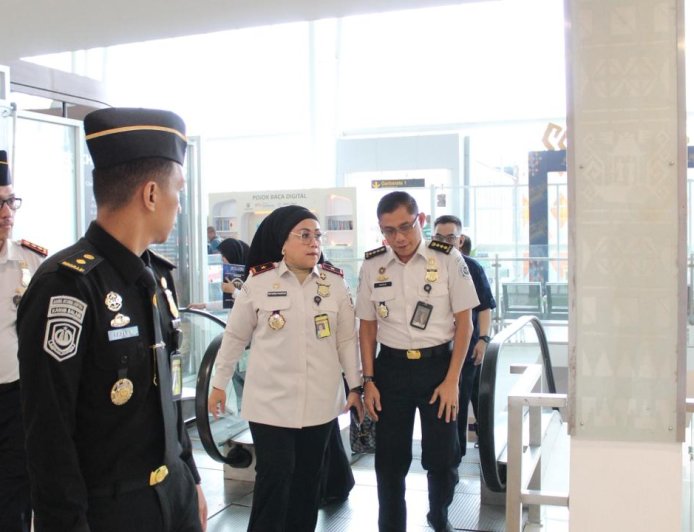 Mediakompass.id  INAUGURASI PENERBANGAN INTERNASIONAL LAMPUNG-KUALA LUMPUR:* *IMIGRASI PASTIKAN KELANCARAN LINTAS BATAS DI BANDARA RADIN INTEN II*