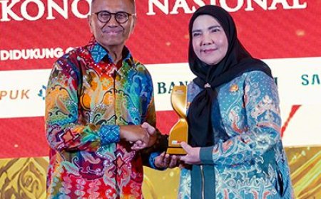 Mediakompass.id.   Wali Kota Bandar Lampung Eva Dwiana Raih Disway Top Regional Leader Awards 2026 Kategori Penggerak UMKM dan Ekonomi Kreatif