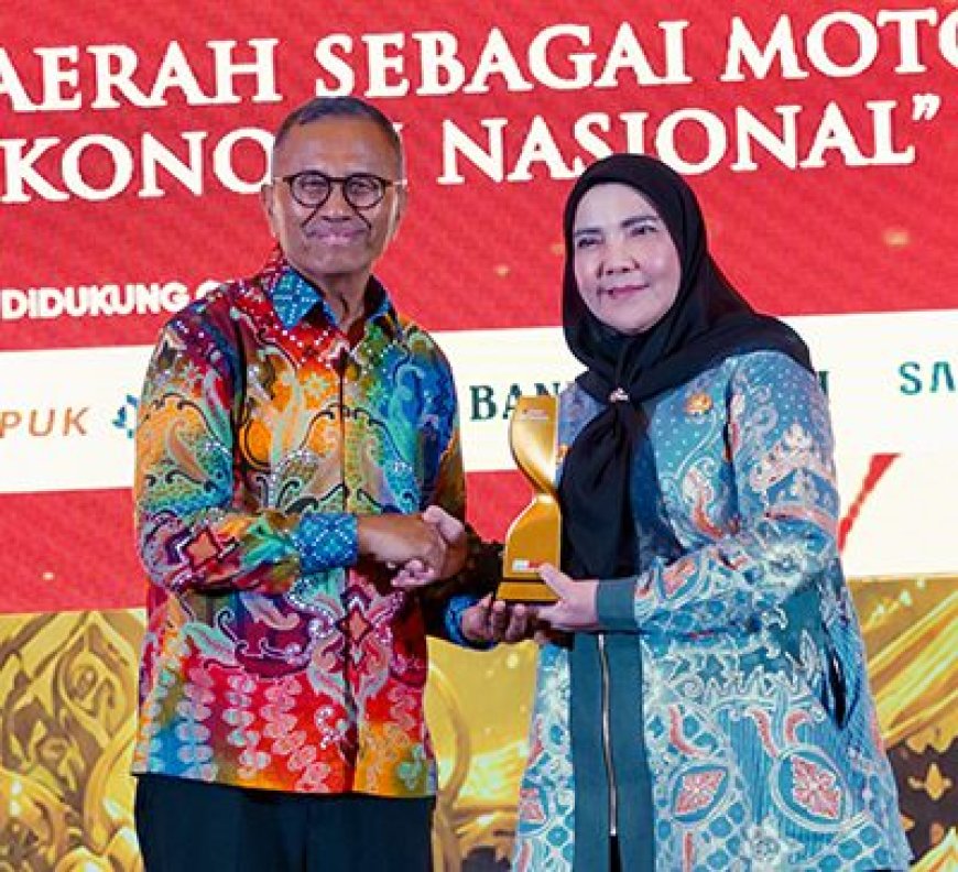 Mediakompass.id.   Wali Kota Bandar Lampung Eva Dwiana Raih Disway Top Regional Leader Awards 2026 Kategori Penggerak UMKM dan Ekonomi Kreatif